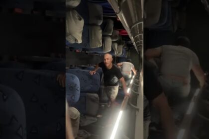 Ônibus capota após colidir com carreta na Br-232 no Distrito de Bonança em Moreno ! Ônibus capota após colidir com carreta na Br-232 no Distrito de Bonança em Moreno !