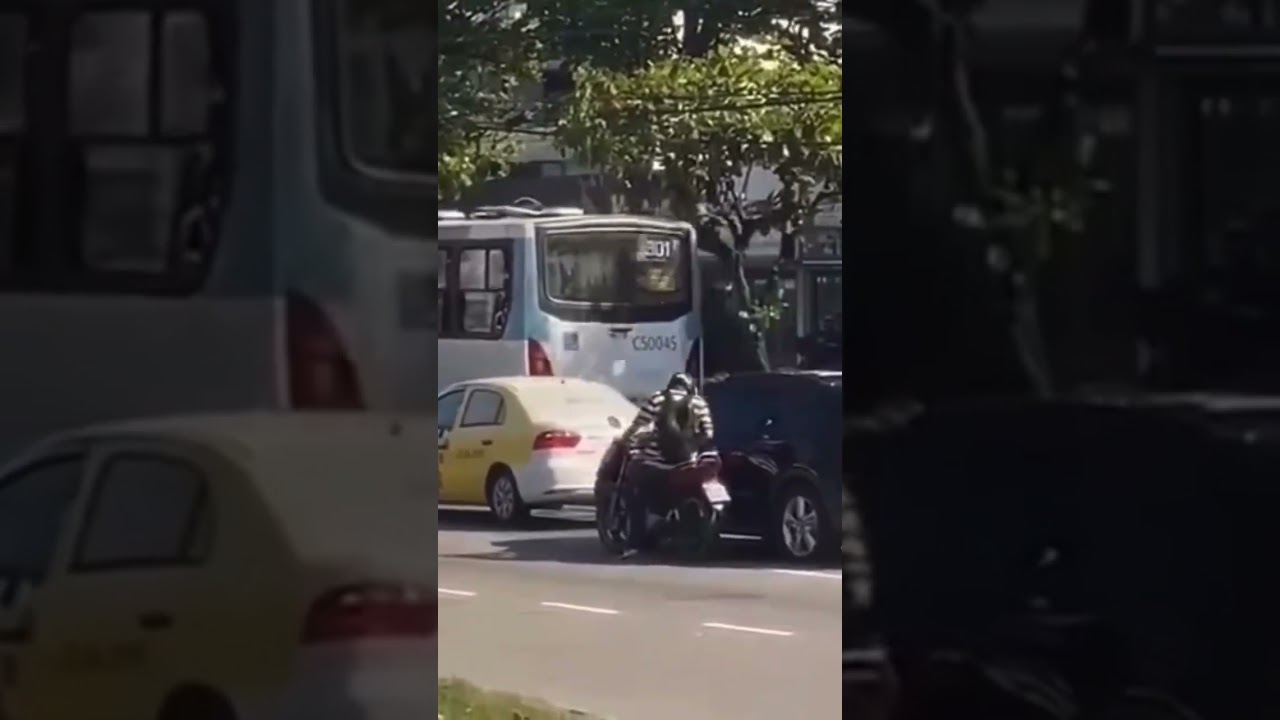 Dessa vez não deu! Tentativa de assalto na Barra! Como é importante ter carro blindado no Rio. Dessa vez não deu! Tentativa de assalto na Barra! Como é importante ter carro blindado no Rio.