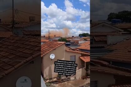 Uma aeronave Beechcraft E90 King Air saiu da pista na tarde de sexta-feira (28), em Pará de Minas, no interior de Minas Gerais. Uma aeronave Beechcraft E90 King Air saiu da pista na tarde de sexta-feira (28), em Pará de Minas, no interior de Minas Gerais.