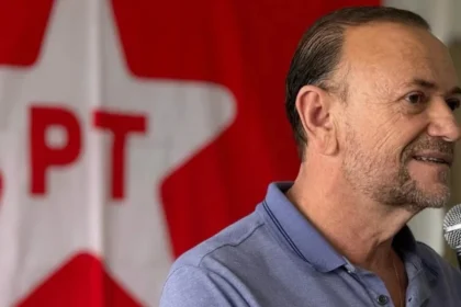 PT diz que respeitará decisão de Alckmin sobre permanência na chapa de Lula PT diz que respeitará decisão de Alckmin sobre permanência na chapa de Lula