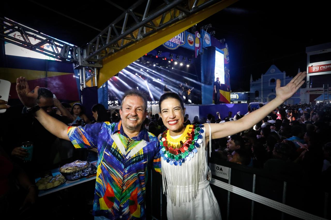 No Sertão, governadora Raquel Lyra acompanha o Carnaval de Salgueiro e destaca investimentos estaduais para a descentralização da folia