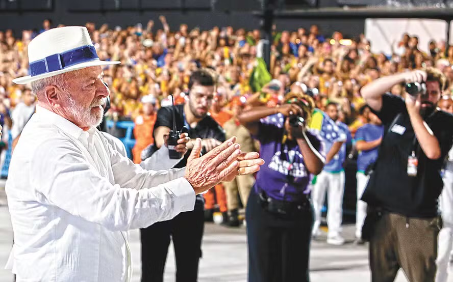 Desfile em homenagem a Lula foi um desastre na avaliação do PT e do Planalto Desfile em homenagem a Lula foi um desastre na avaliação do PT e do Planalto