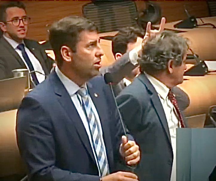 Vereador Chico Kiko denuncia Eduardo Moura na Comissão de Ética e na Polícia Vereador Chico Kiko denuncia Eduardo Moura na Comissão de Ética e na Polícia