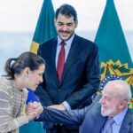 Raquel Lyra faz novo gesto a Lula após especulações sobre apoio de Flávio Bolsonaro à governadora Raquel Lyra faz novo gesto a Lula após especulações sobre apoio de Flávio Bolsonaro à governadora