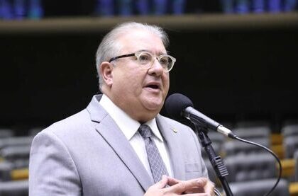 Novo líder do Republicanos, Coutinho quer Sílvio Filho candidato ao Senado Novo líder do Republicanos, Coutinho quer Sílvio Filho candidato ao Senado