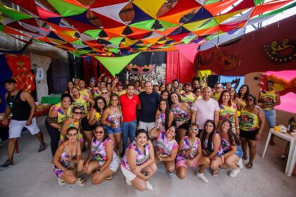 Batista Cabral participa de encontro com lideranças em Camaragibe e prestigia bloco Das Kellys