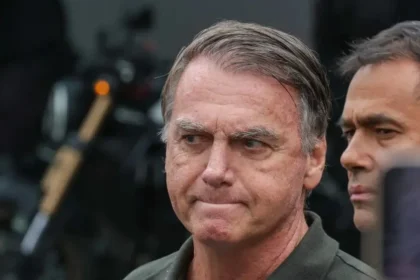 Moraes nega prisão domiciliar ao ex-presidente Jair Bolsonaro Moraes nega prisão domiciliar ao ex-presidente Jair Bolsonaro