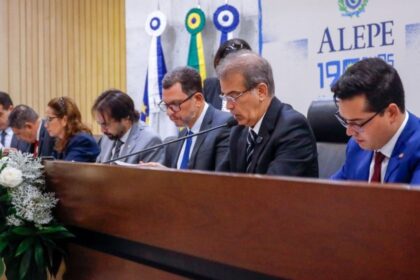 Por unanimidade, Comissão de Justiça aprova empréstimo de Raquel Lyra; Alepe vota hoje Por unanimidade, Comissão de Justiça aprova empréstimo de Raquel Lyra; Alepe vota hoje