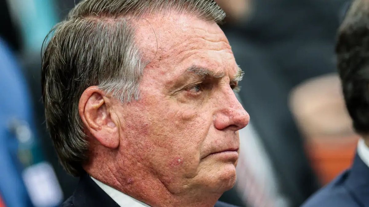 Bolsonaro vai ao hospital após passar mal; médico que acompanha o ex-presidente suspeita de infecção respiratória Bolsonaro vai ao hospital após passar mal; médico que acompanha o ex-presidente suspeita de infecção respiratória