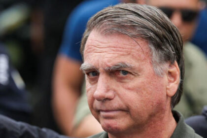Bolsonaro está estável e já se alimenta com dieta pastosa Bolsonaro está estável e já se alimenta com dieta pastosa