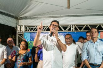 Diego Cabral inaugura mais duas ruas totalmente pavimentadas no bairro Céu Azul ao custo médio de R$ 1,2 milhão Diego Cabral inaugura mais duas ruas totalmente pavimentadas no bairro Céu Azul ao custo médio de R$ 1,2 milhão