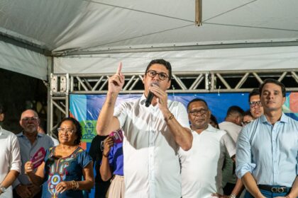 Diego Cabral inaugura mais duas ruas totalmente pavimentadas no bairro Céu Azul ao custo médio de R$ 1,2 milhão