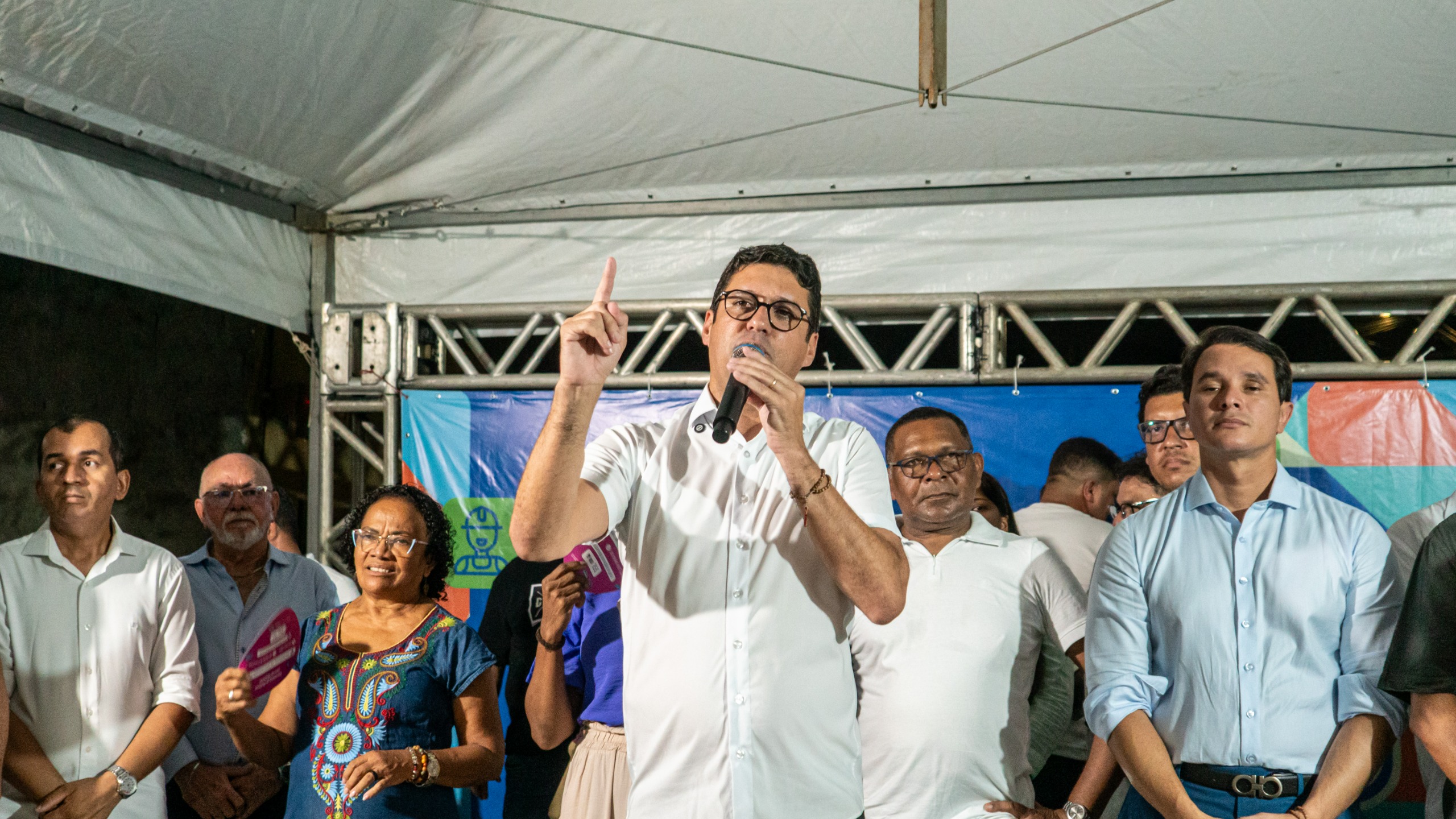 Diego Cabral inaugura mais duas ruas totalmente pavimentadas no bairro Céu Azul ao custo médio de R$ 1,2 milhão Diego Cabral inaugura mais duas ruas totalmente pavimentadas no bairro Céu Azul ao custo médio de R$ 1,2 milhão