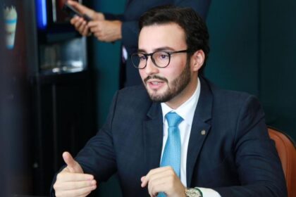 “É uma decisão coletiva da federação”, diz Lula da Fonte sobre articulação de Eduardo da Fonte e João Campos “É uma decisão coletiva da federação”, diz Lula da Fonte sobre articulação de Eduardo da Fonte e João Campos