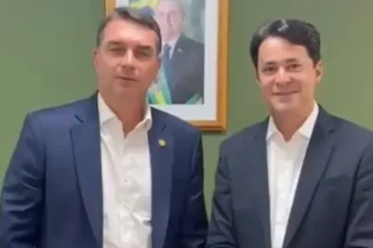 Flávio Bolsonaro convoca Anderson Ferreira ao Senado e reforça estratégia do PL em Pernambuco Flávio Bolsonaro convoca Anderson Ferreira ao Senado e reforça estratégia do PL em Pernambuco