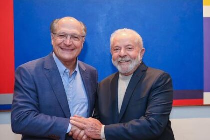 Lula diz que vaga de vice está aberta para Alckmin, mas candidatura ao Senado pode “ajudar mais” Lula diz que vaga de vice está aberta para Alckmin, mas candidatura ao Senado pode “ajudar mais”