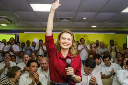 Marília Arraes critica gestão estadual e reforça discurso por ações concretas em Pernambuco Marília Arraes critica gestão estadual e reforça discurso por ações concretas em Pernambuco