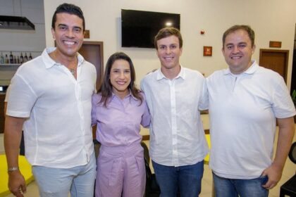 “Divergimos, mas sempre nos respeitamos”, diz Miguel Coelho em primeiro ato com Raquel Lyra “Divergimos, mas sempre nos respeitamos”, diz Miguel Coelho em primeiro ato com Raquel Lyra