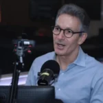 Zema renuncia ao governo de Minas e intensifica discurso contra Lula de olho na Presidência