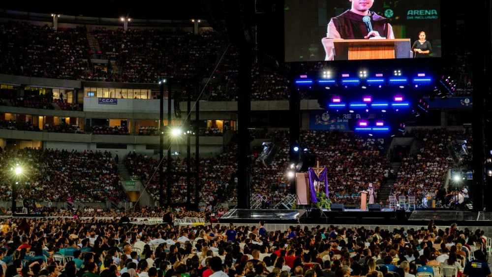 Raquel Lyra e João Campos participam de vigília com Frei Gilson na Arena de Pernambuco Raquel Lyra e João Campos participam de vigília com Frei Gilson na Arena de Pernambuco