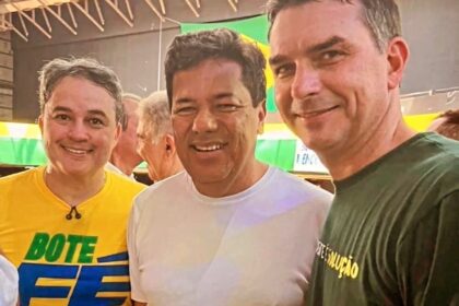 Mendonça assume o bolsonarismo de olho no Senado Mendonça assume o bolsonarismo de olho no Senado