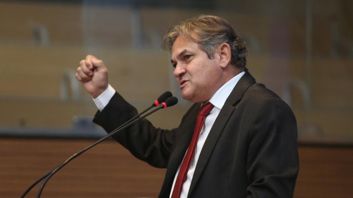 Comissão de Ética da Câmara também instaura processo contra Chico Kiko sobre suposta ameaça a Eduardo Moura Comissão de Ética da Câmara também instaura processo contra Chico Kiko sobre suposta ameaça a Eduardo Moura