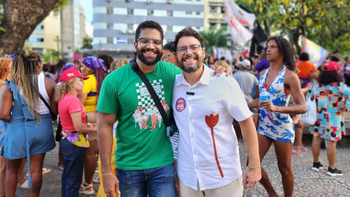PSOL aprova filiação democrática de Jones Manoel para concorrer à Câmara Federal PSOL aprova filiação democrática de Jones Manoel para concorrer à Câmara Federal