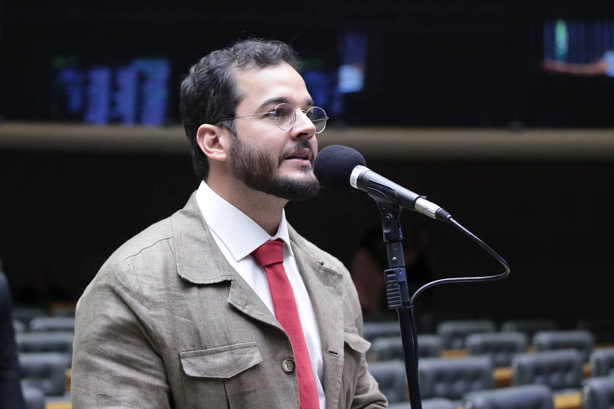 Túlio Gadelha negocia ida ao PSD para disputar o Senado na chapa de Raquel Lyra, diz jornal Túlio Gadelha negocia ida ao PSD para disputar o Senado na chapa de Raquel Lyra, diz jornal