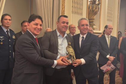 Anderson Coutinho recebe Prêmio Águia Dourada e reforça protagonismo do Instituto Juventude Criativa na transformação de jovens da periferia Anderson Coutinho recebe Prêmio Águia Dourada e reforça protagonismo do Instituto Juventude Criativa na transformação de jovens da periferia