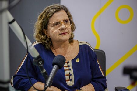 Teresa Leitão classifica divergências no PT como infidelidade partidária Teresa Leitão classifica divergências no PT como infidelidade partidária