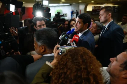 Com sabatina pela manhã, Senado prepara votação de Jorge Messias para o STF nesta quarta-feira Com sabatina pela manhã, Senado prepara votação de Jorge Messias para o STF nesta quarta-feira