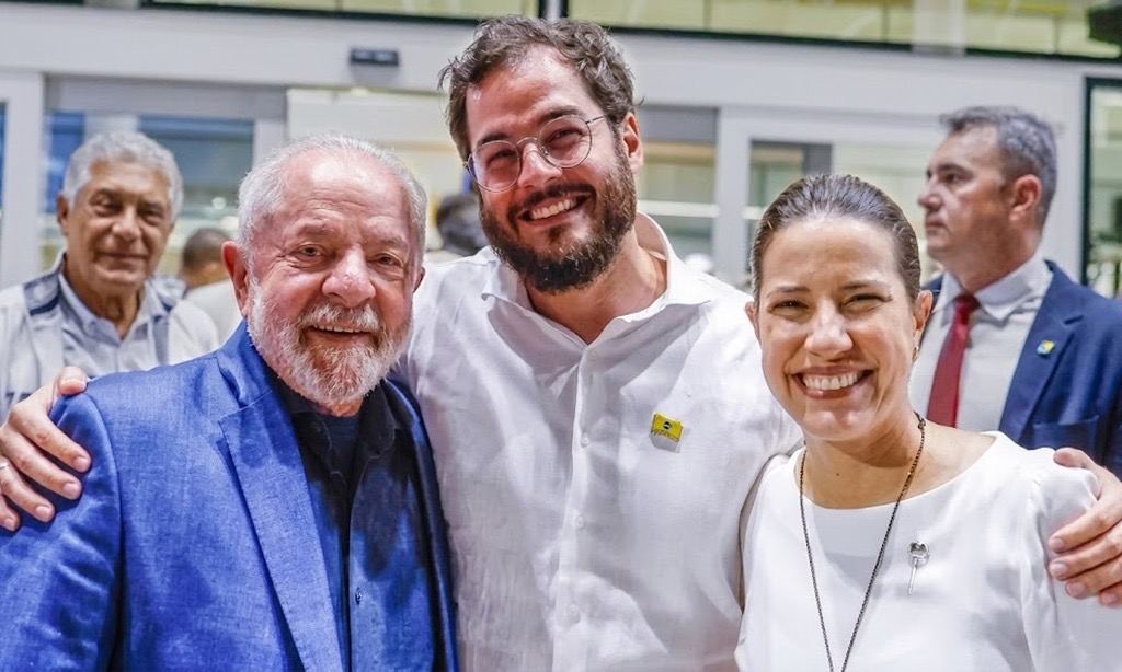 Túlio Gadelha vai para o PSD e entra na disputa pelo Senado na chapa de Raquel Lyra Túlio Gadelha vai para o PSD e entra na disputa pelo Senado na chapa de Raquel Lyra