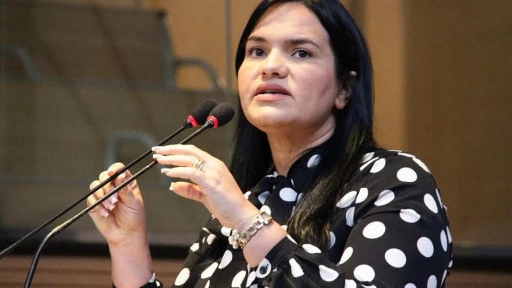 Michelle Collins deixa direção da Arena de Pernambuco para disputar vaga na Câmara Federal