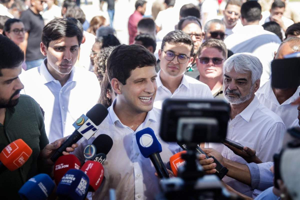 João Campos começa despedida oficial da prefeitura: “hoje é dia de renunciar”