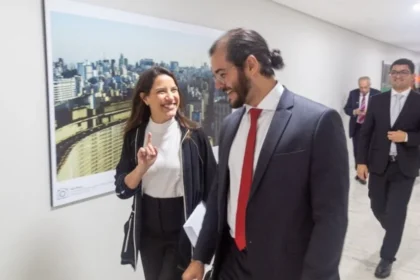 A filiação de Túlio Gadêlha e o passo a passo de Raquel Lyra para quebrar polarização no estado