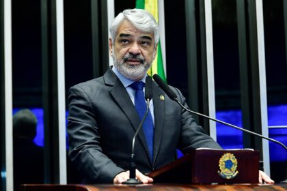 Exclusivo | Humberto Costa avalia licença do Senado para focar na campanha