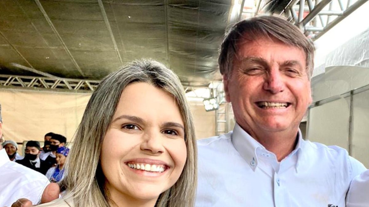 Clarissa Tércio entra no radar do PL para compor chapa com Flávio Bolsonaro Clarissa Tércio entra no radar do PL para compor chapa com Flávio Bolsonaro