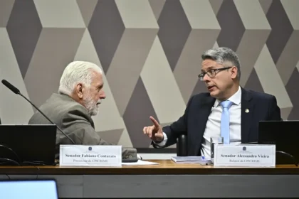 Alessandro Vieira diz que não se curvará a ameaças após rejeição de relatório da CPI