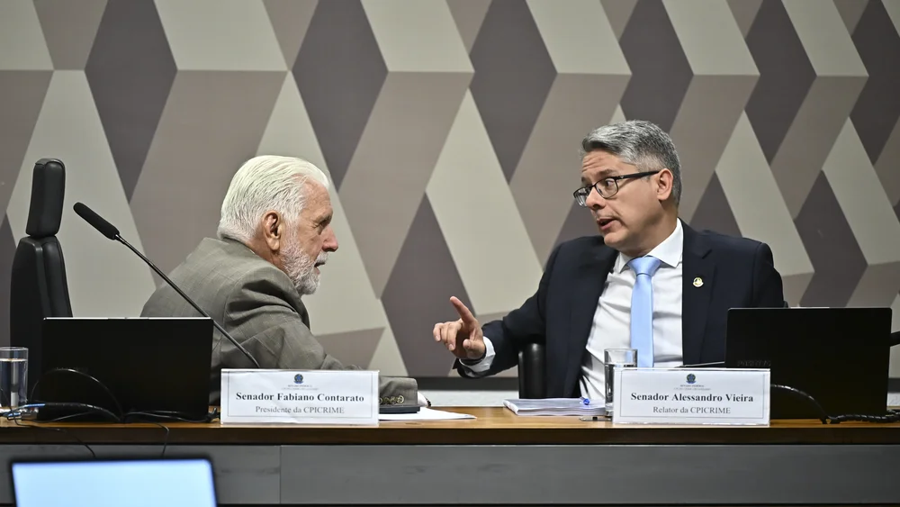 Alessandro Vieira diz que não se curvará a ameaças após rejeição de relatório da CPI Alessandro Vieira diz que não se curvará a ameaças após rejeição de relatório da CPI