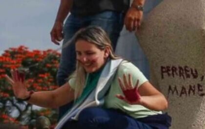 Defesa de ‘Débora do Batom’ pede ao STF redução da pena com base no PL da Dosimetria