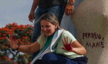 Defesa de ‘Débora do Batom’ pede ao STF redução da pena com base no PL da Dosimetria