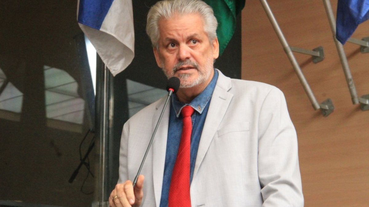 Após entrada de Flávia de Nadegi no governo Raquel, Osmar Ricardo é reempossado na Câmara