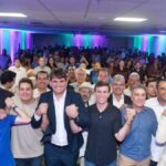 Miguel Coelho recebe apoio do Podemos após demonstração de força de Dudu em evento