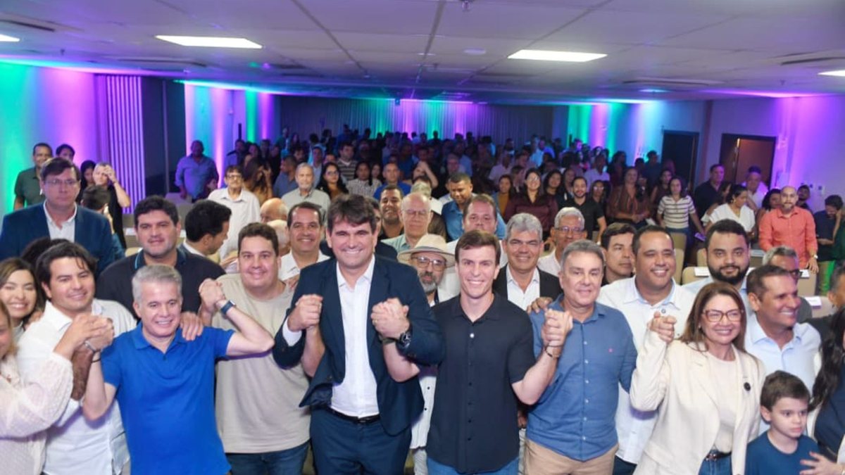 Miguel Coelho recebe apoio do Podemos após demonstração de força de Dudu em evento