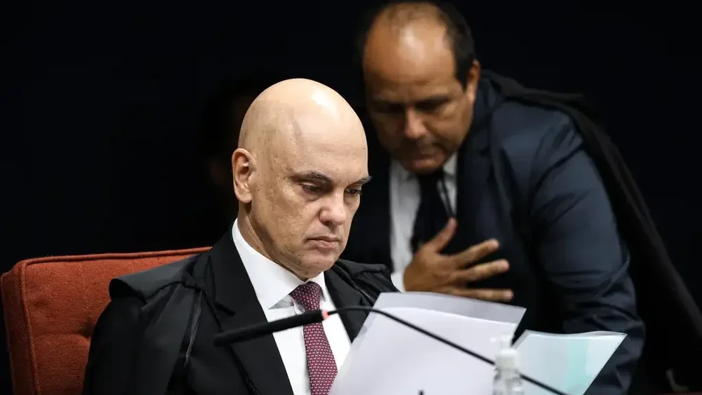 Decisão de Moraes sobre Lei da Dosimetria acirra embate entre base governista e oposição