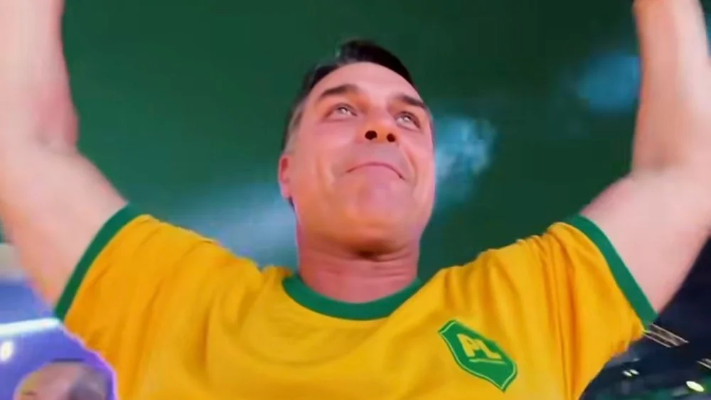 Flávio Bolsonaro diz que continuará trabalhando pelo fim da reeleição presidencial