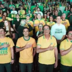 “Volta Bolsonaro”, “Lula ladrão” e “Fora, João”: os bastidores da pré-estreia do filme de Bolsonaro no Recife “Volta Bolsonaro”, “Lula ladrão” e “Fora, João”: os bastidores da pré-estreia do filme de Bolsonaro no Recife