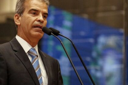 Coronel Feitosa defende Flávio Bolsonaro na Alepe e desafia PT a assinar CPMI do Banco Master Coronel Feitosa defende Flávio Bolsonaro na Alepe e desafia PT a assinar CPMI do Banco Master