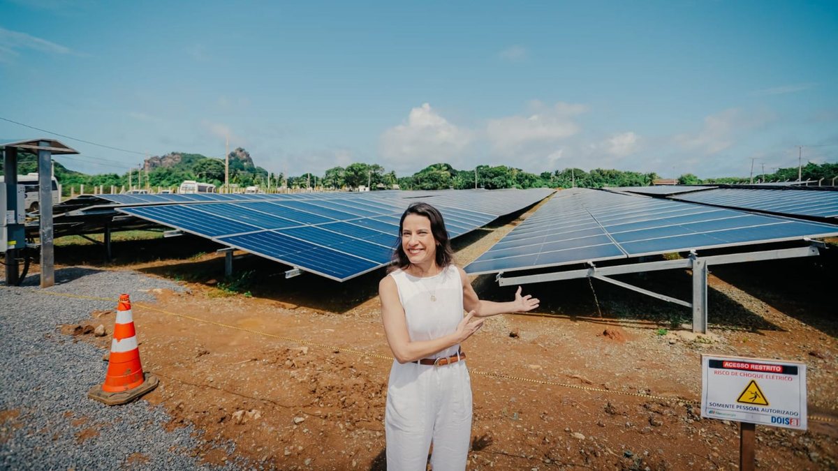 Raquel Lyra acompanha entrega da primeira etapa do projeto de energia solar em Fernando de Noronha Raquel Lyra acompanha entrega da primeira etapa do projeto de energia solar em Fernando de Noronha