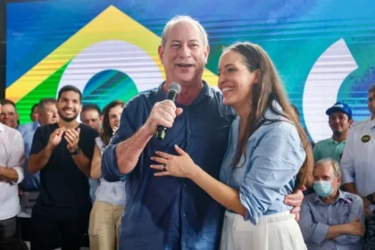 Ciro Gomes lança pré-candidatura ao governo do Ceará Ciro Gomes lança pré-candidatura ao governo do Ceará